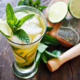 The perfect summer cocktail, a cross between a tall glass of fresh brewed iced green tea and a mojito! I think this is going to be my signature drink all summer, it's icy cool, and has the added bonus of antioxidant rich green tea.