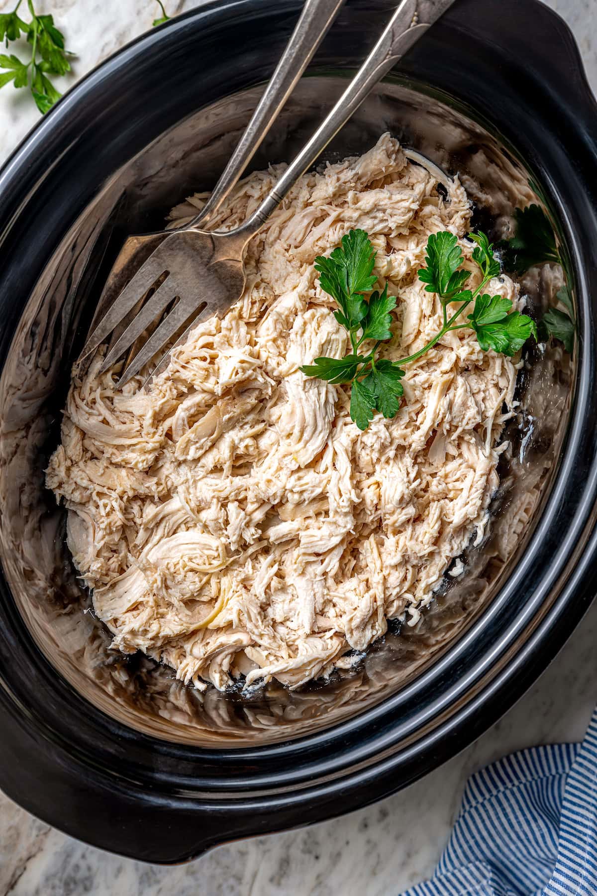 Shredded chicken in slow cooker